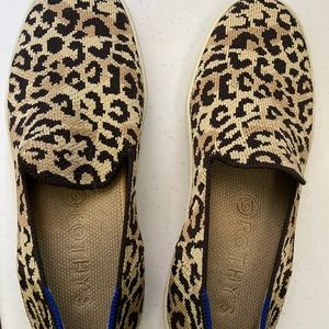 Like new Rothys sneakers size 7 Camo cat